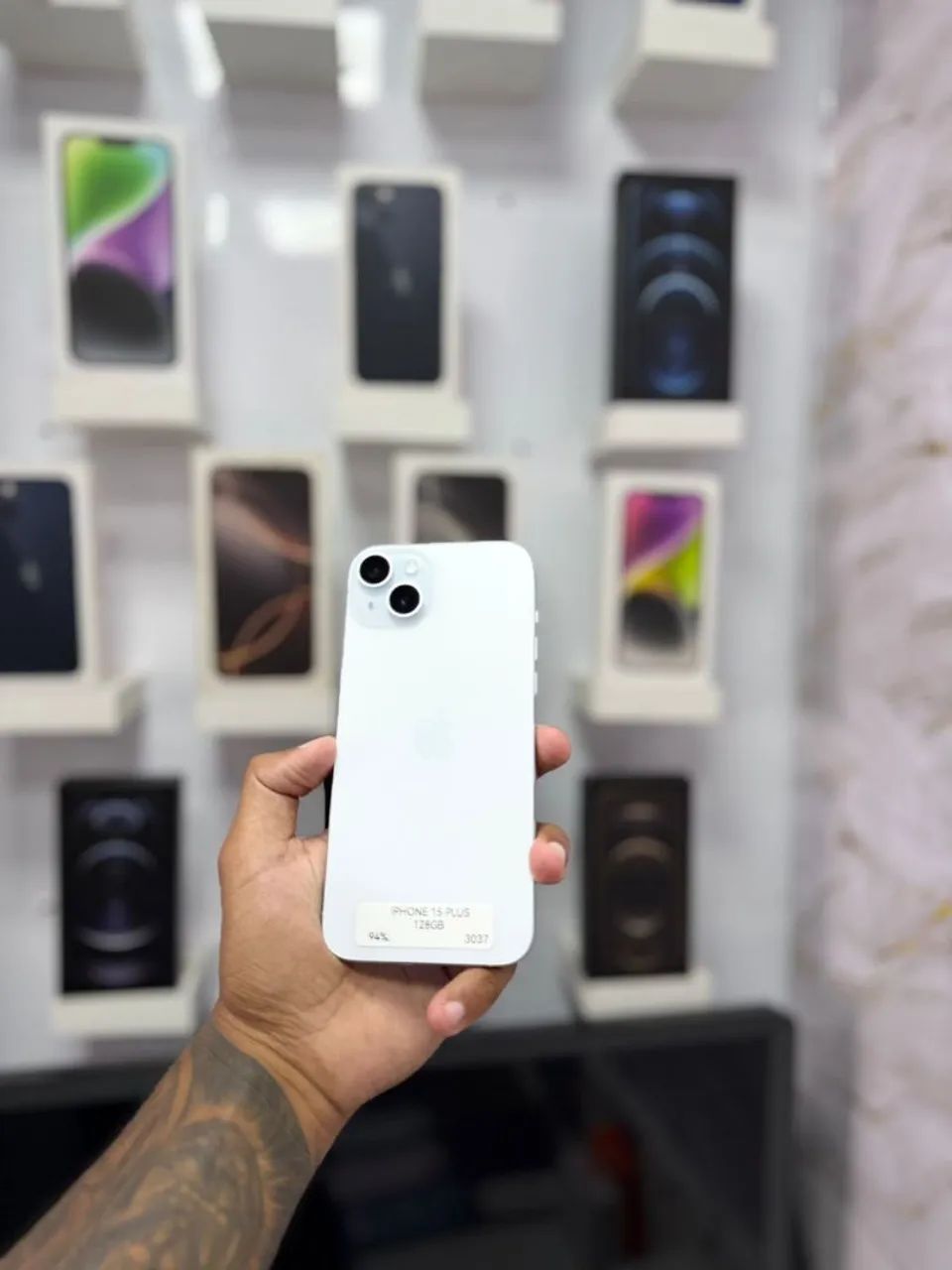IPHONE 15 PLUS 128GB AZUL<br>R$ 3.399,00