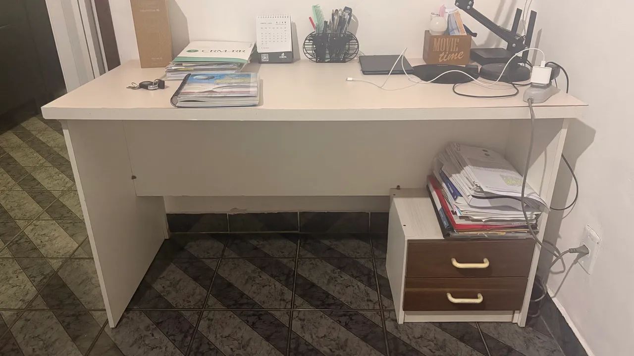 Mesa de escritório - escrivaninha 