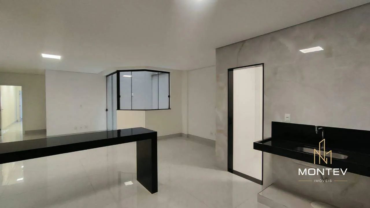 Apartamento residencial à venda no Centro de Divinópolis com 2 suítes e 2 vagas