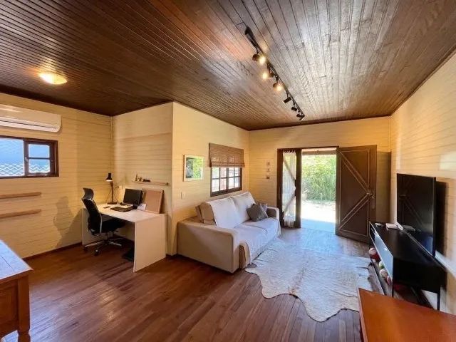 Casa à Venda em Garopaba | 3 Dormitórios e Semimobiliada  - Foto 4