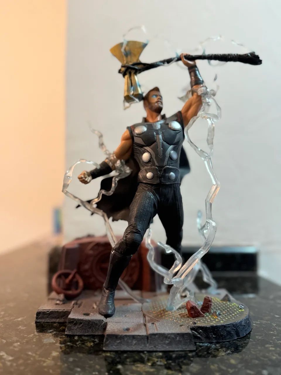 Action Figure Thor (Thor: Ragnarok) - Acompanha Caixa Original