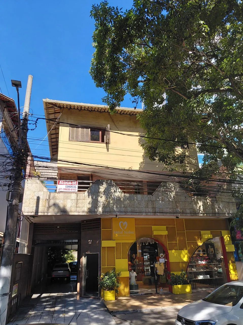 Casa comercial em Jardim Camburi
