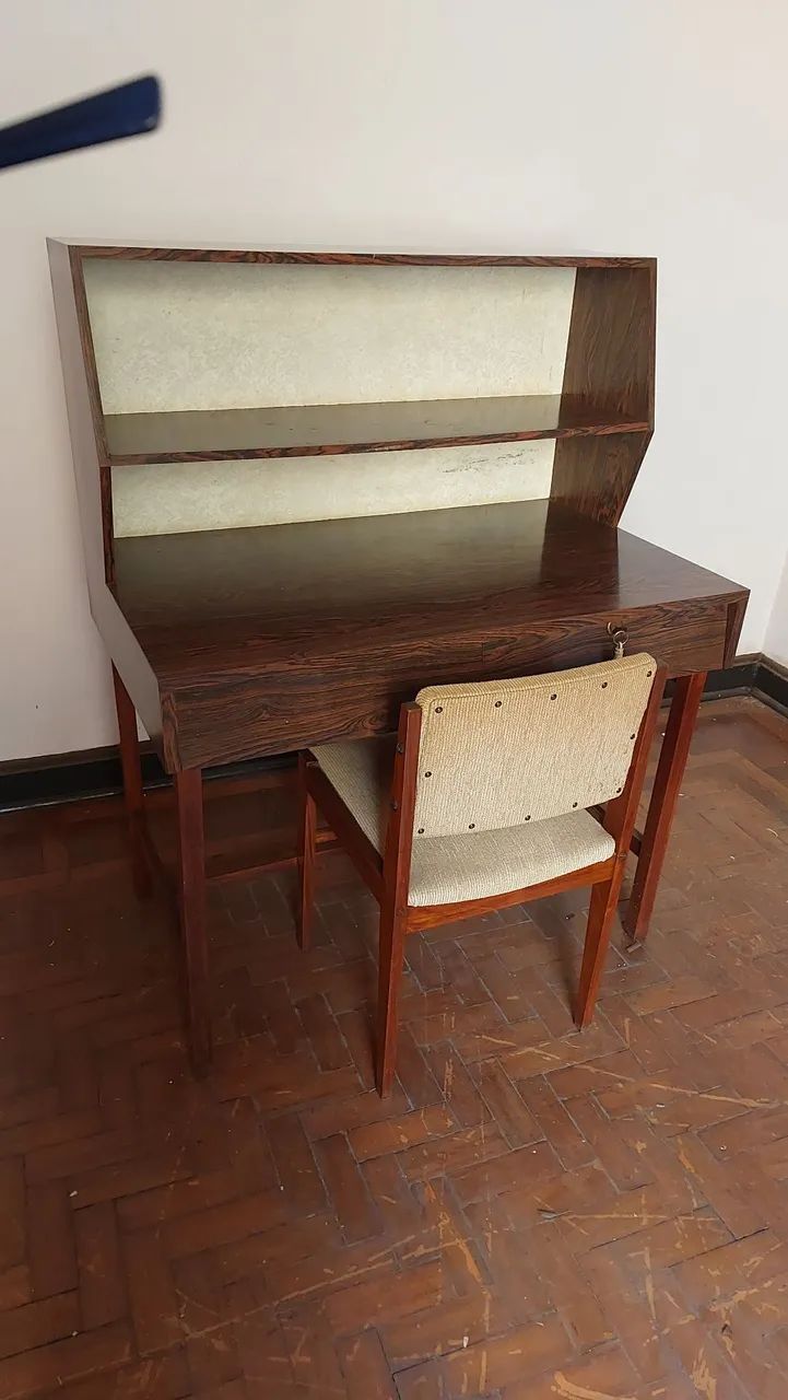 Escrivaninha com cadeira - Foto 2
