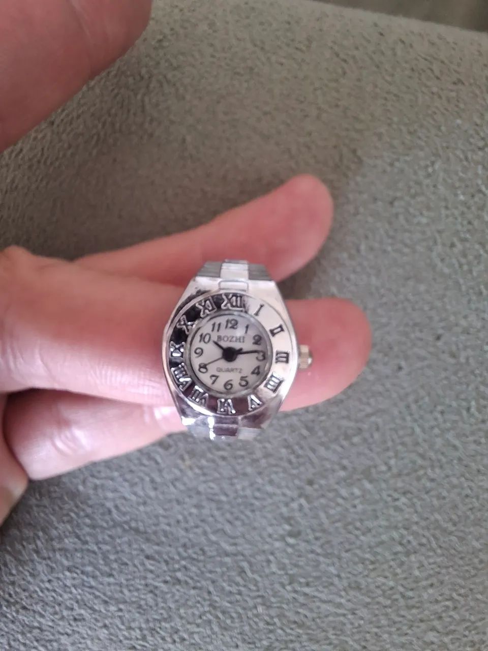 Anel relógio Bozhi Quartz (metálico) - Foto 2