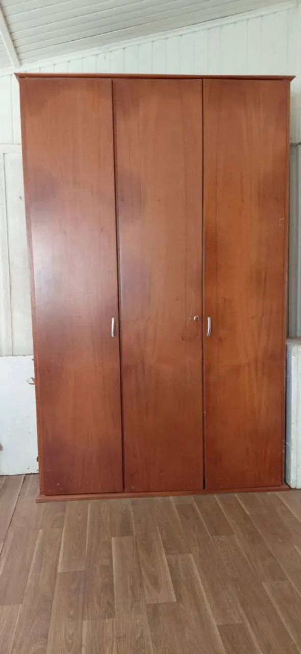 Armário de imbuia 