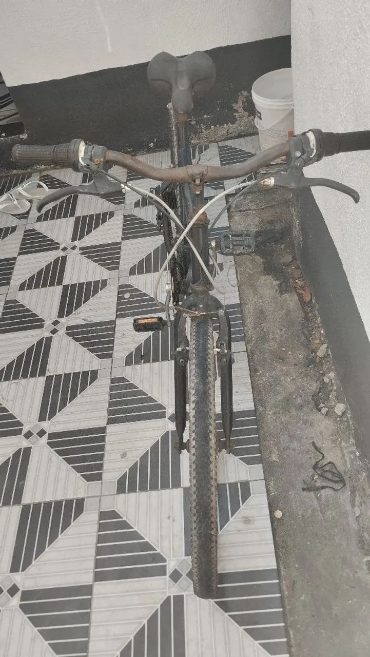 Bicicleta semi nova aro 26 - Foto 3