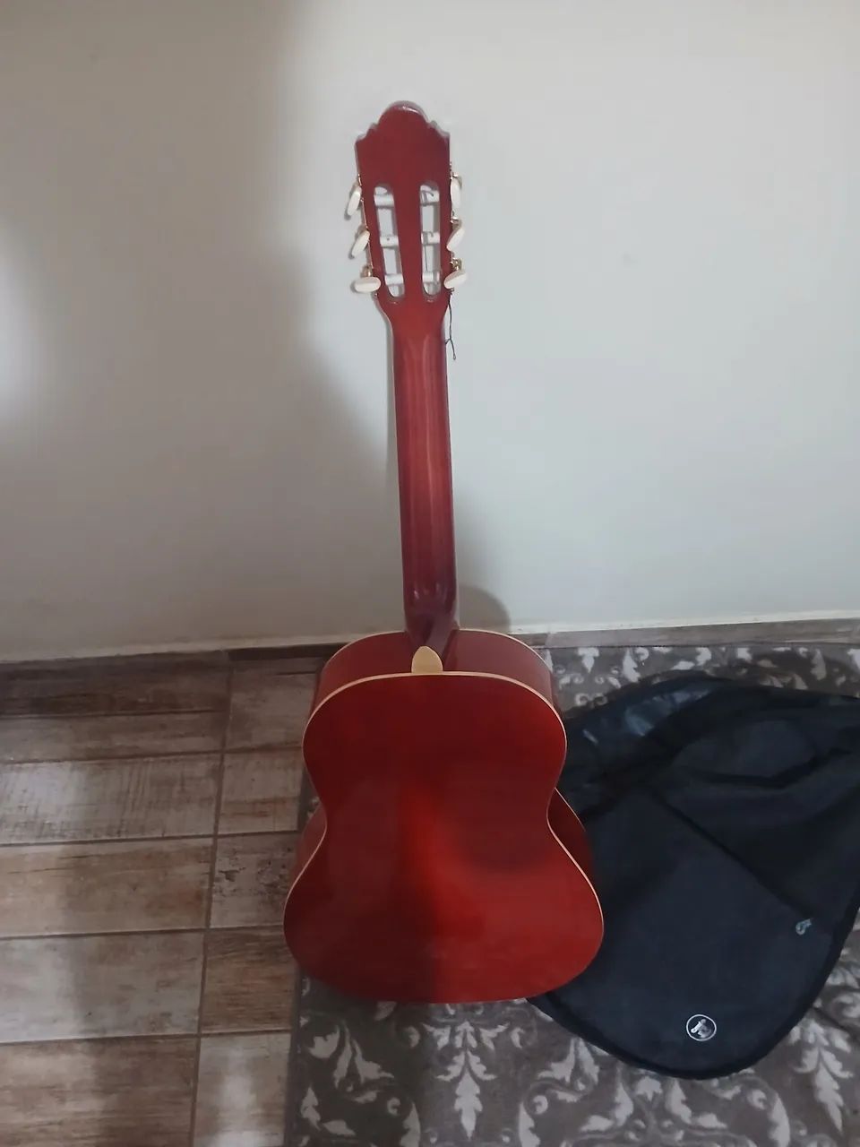 Violão em perfeito estado, com capa e chave - Foto 4