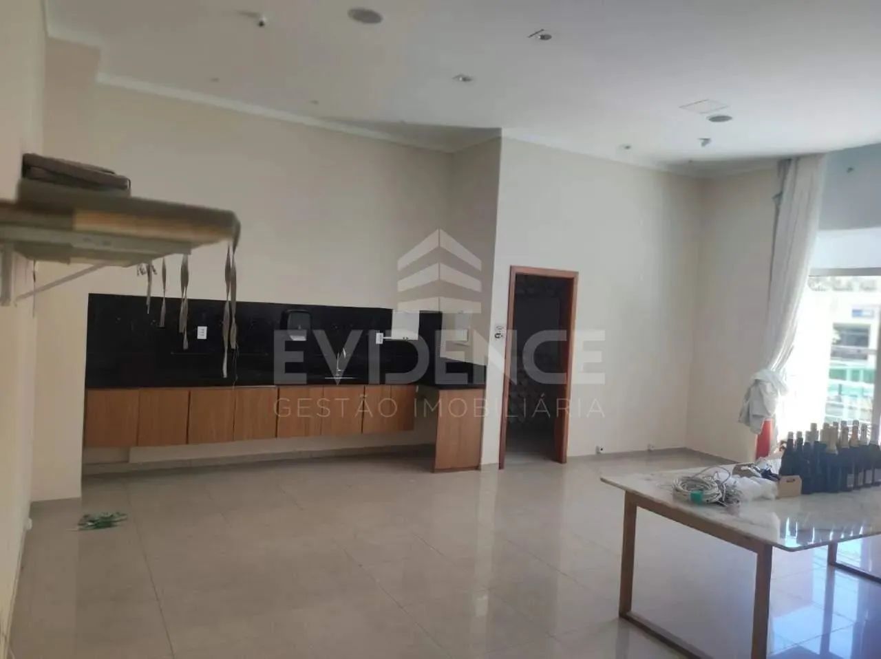 Oportunidade Imperdível! Loja Comercial à Venda!