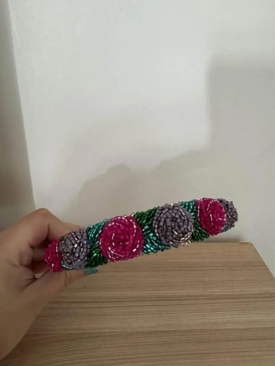 Tiara bordada à mão flores nova