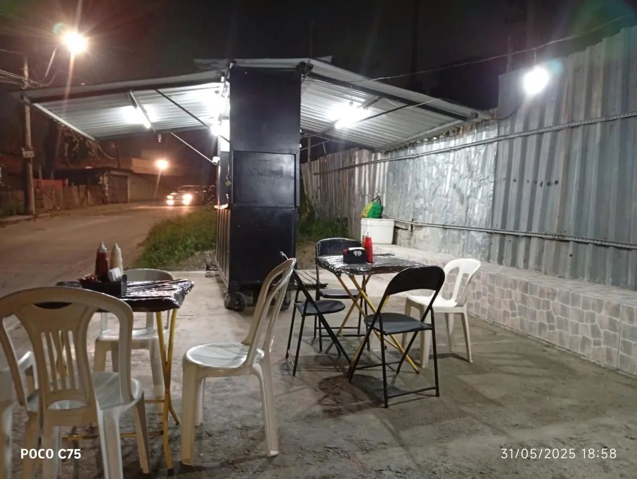 Treiler enorme com espaço para geladeira e tv - Foto 5