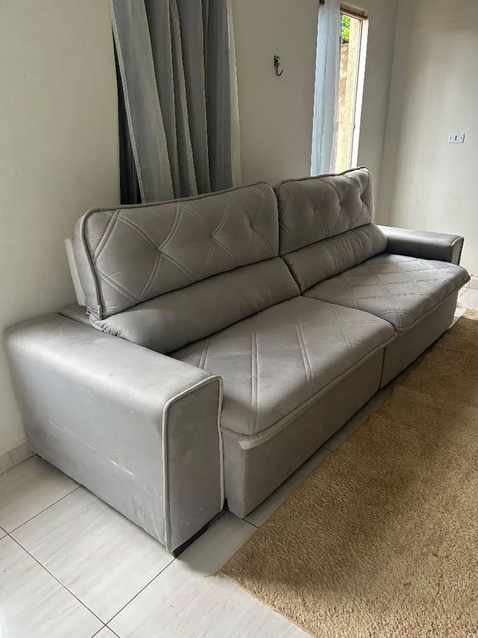 ÓTIMA OPORTUNIDADE.VENDO SOFÁ RETRÁTIL E RECLINAVÉL COM APENAS 4 MESES DE USO! - Foto 2
