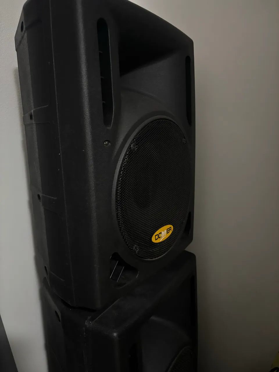 Caixa de som acústica Dommer 10?