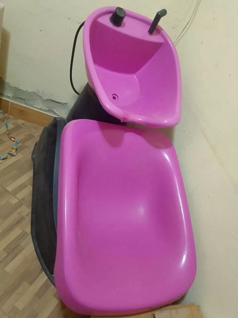 Vende-se lavatório e cadeira. - Foto 2