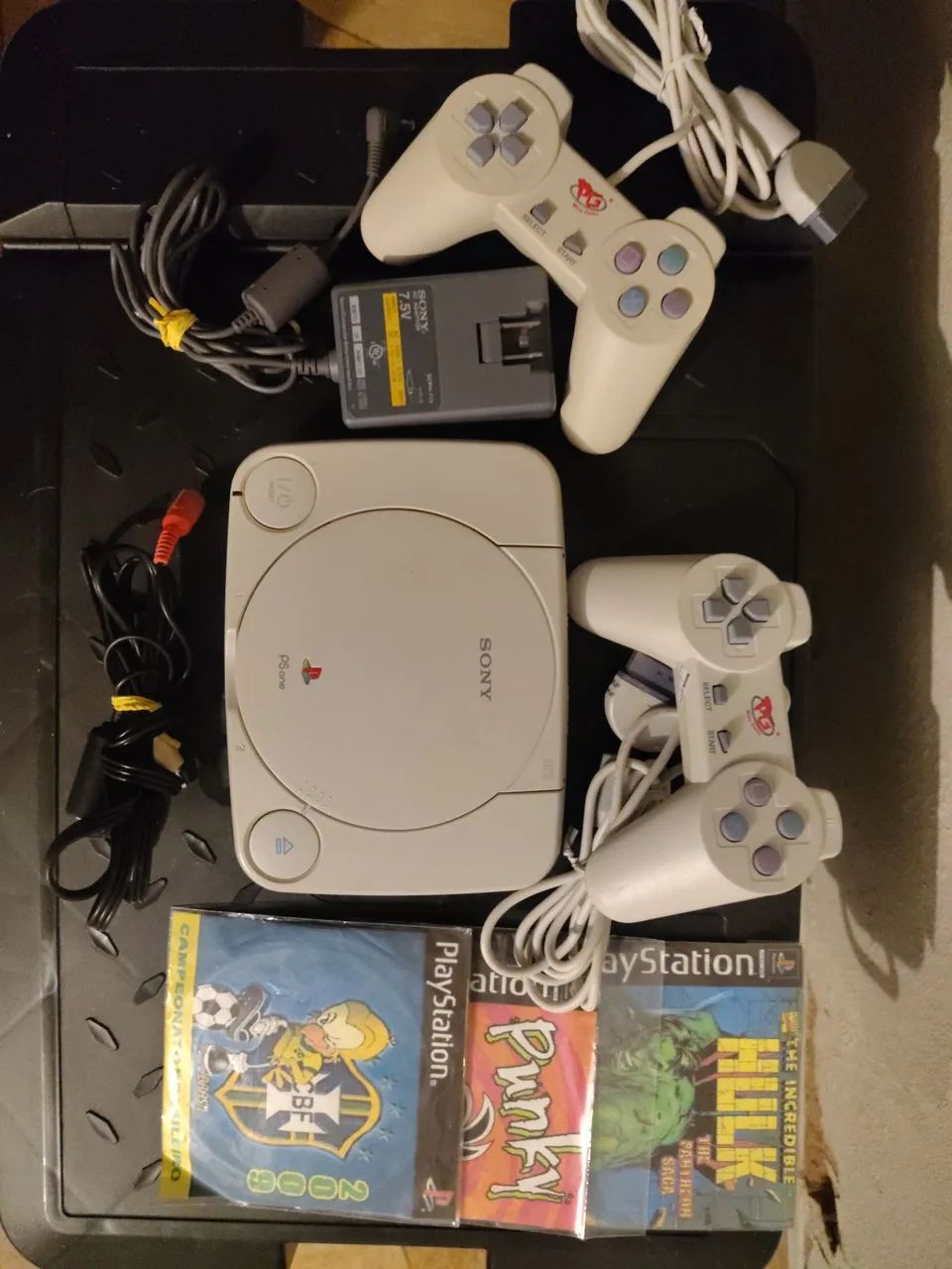 PS One com 2 controles e Alguns Jogos - Foto 3