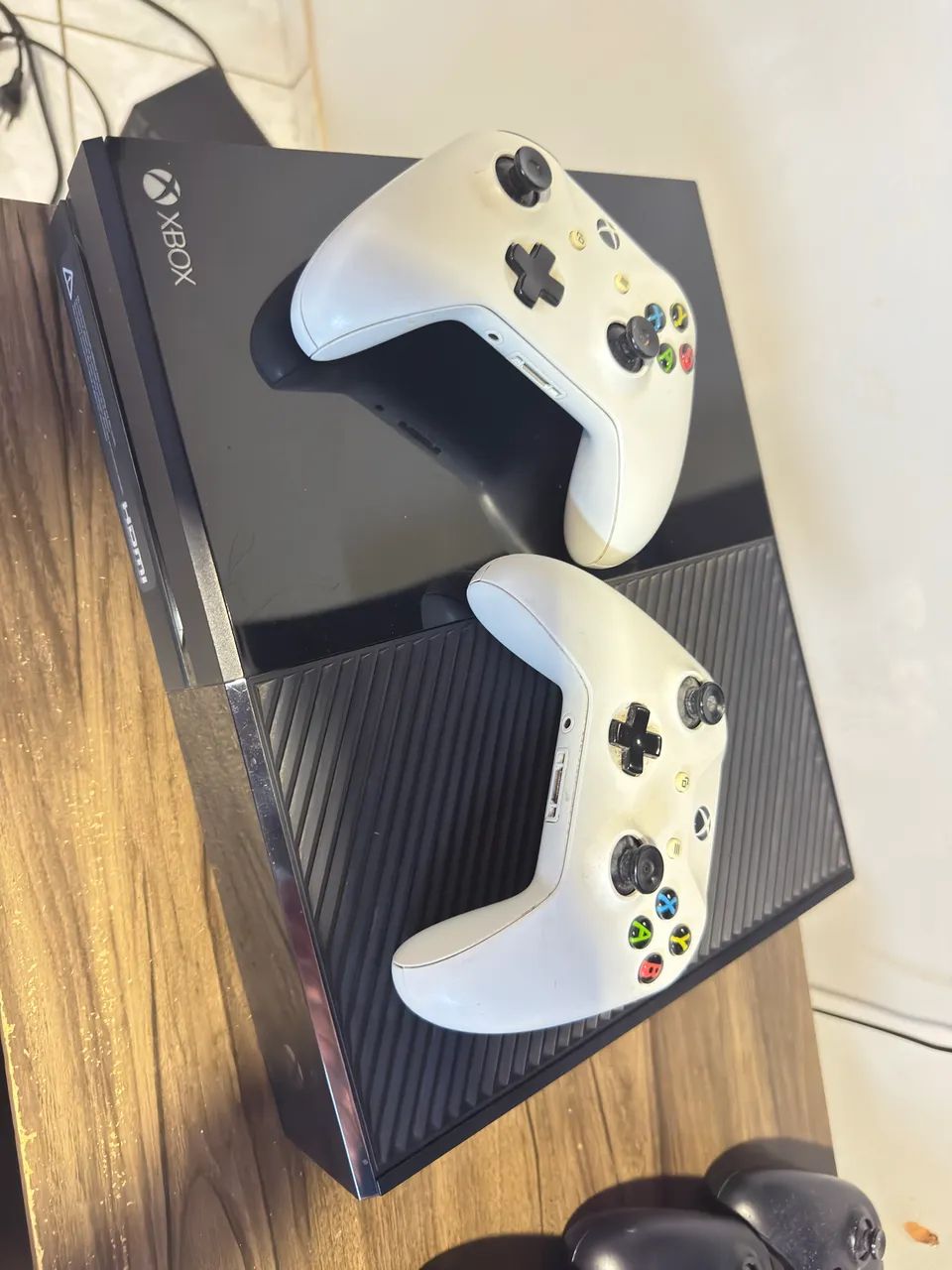 Xbox One + 2 controles