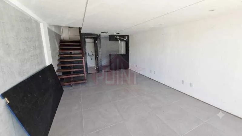 Loja : / Comercial / Largo da Batalha