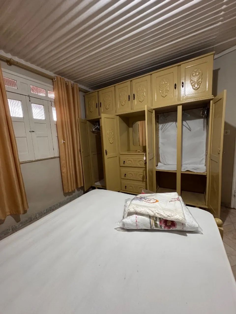 Guarda roupa de casal de madeira  - Foto 3