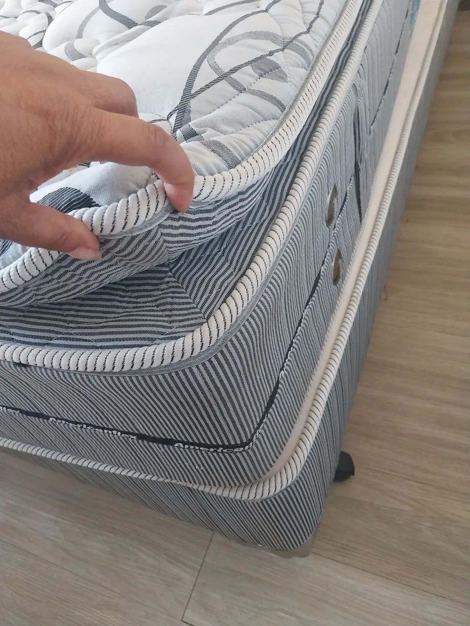 Cama Queen  colchão  com Pilow - Foto 2