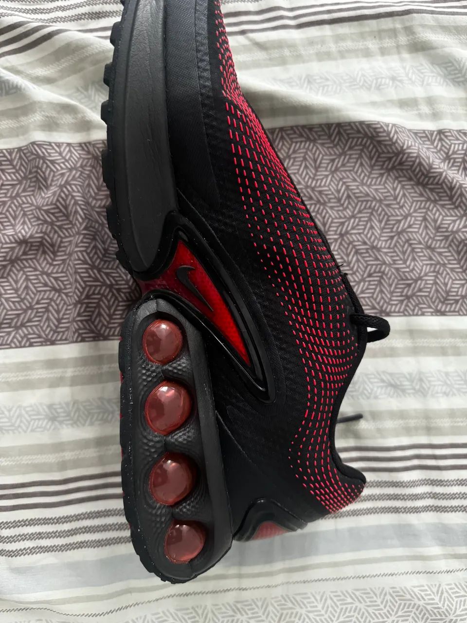 Tênis Nike Air max Dn vermelho e preto  - Foto 3