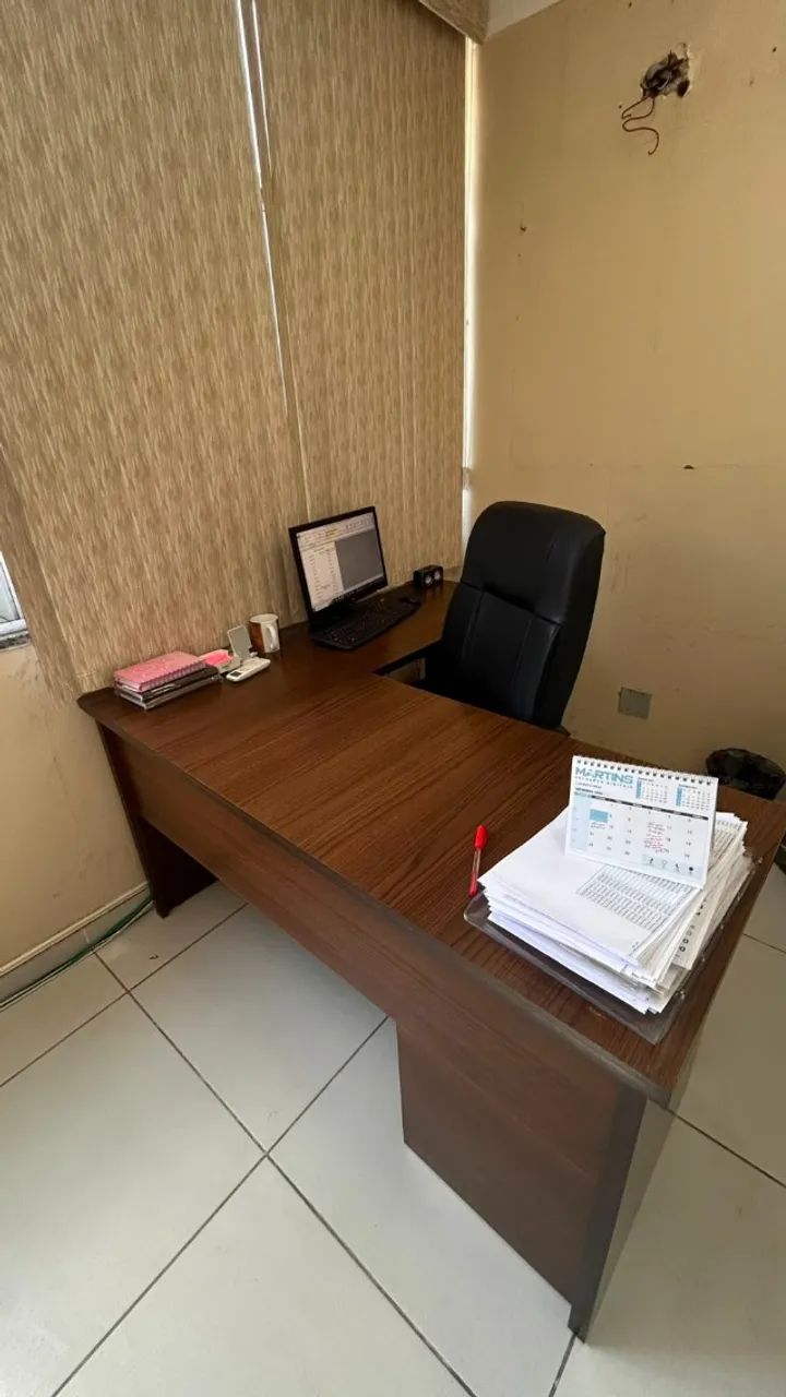 MESA EM L 