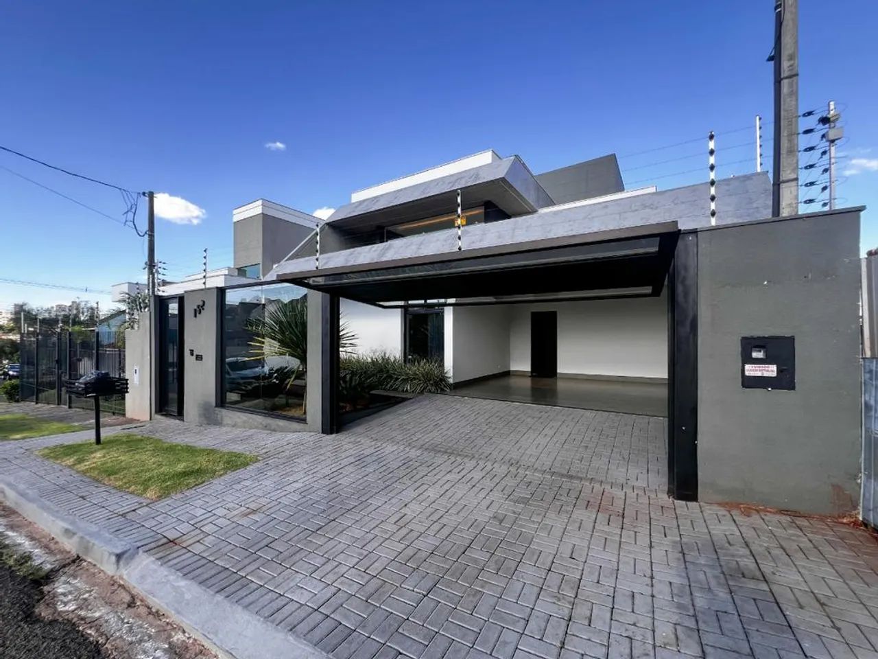 Casa à venda em Maringá, Jardim Cidade Monções, com 3 suítes, com 254.94 m² - Foto 3