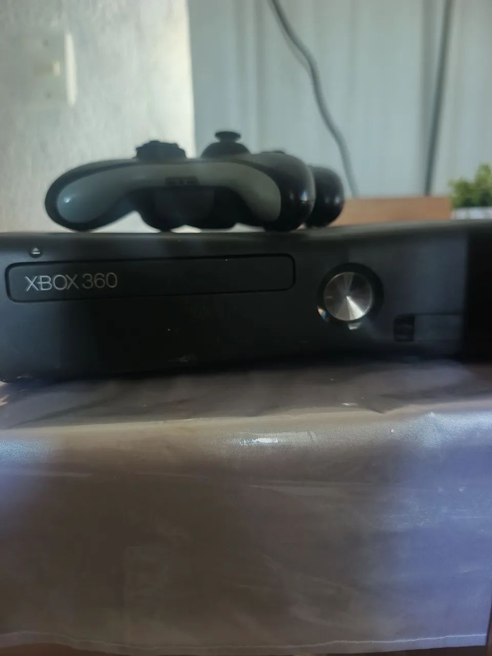 Xbox 360, 2 controles e kitnet 