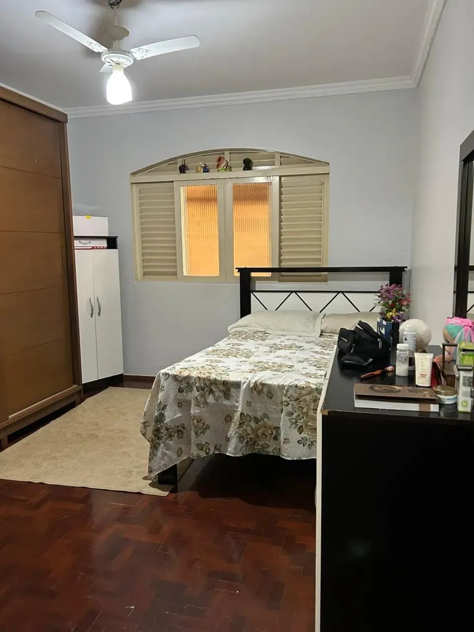 Casa para venda com 220 metros quadrados com 3 quartos - Foto 2