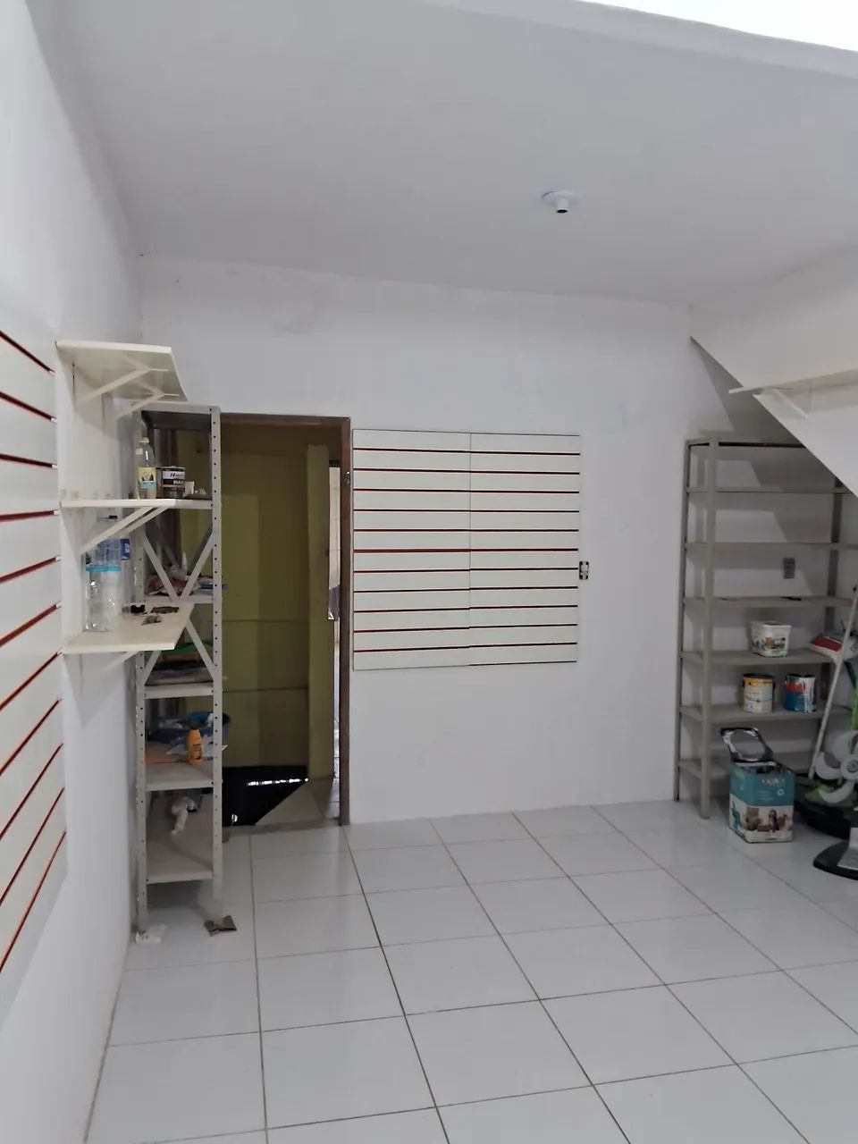 ALUGA-SE PONTO COMERCIAL EXCELENTE FRENTE DE RUA IDEAL PARA QUALQUER TIPO DE COMÉRCIO.  - Foto 4