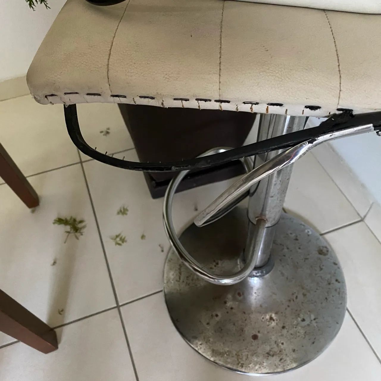 Doação cadeiras usadas  - Foto 2