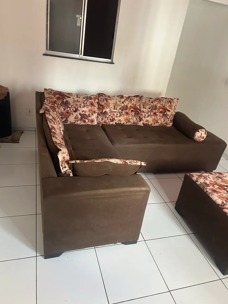 Vende se um sofá  em L semi novo  - Foto 3