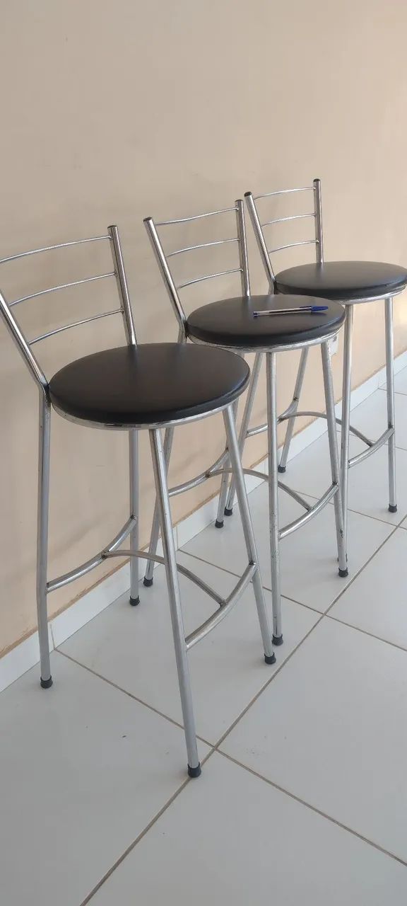Banqueta alta prata com assento preto  - Foto 4