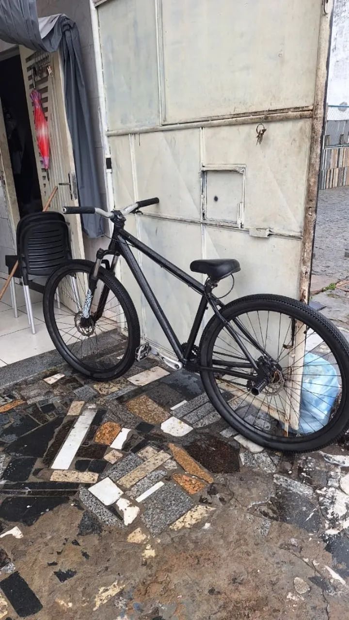 Vende-se bicleta aro 29 em perfeito estado com freio a disco  - Foto 5
