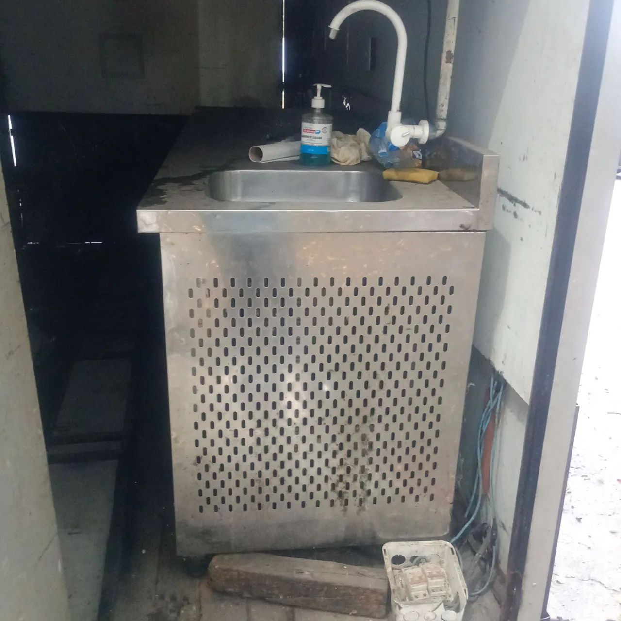 Balcão refrigerado inox 2metros com pia - Foto 3