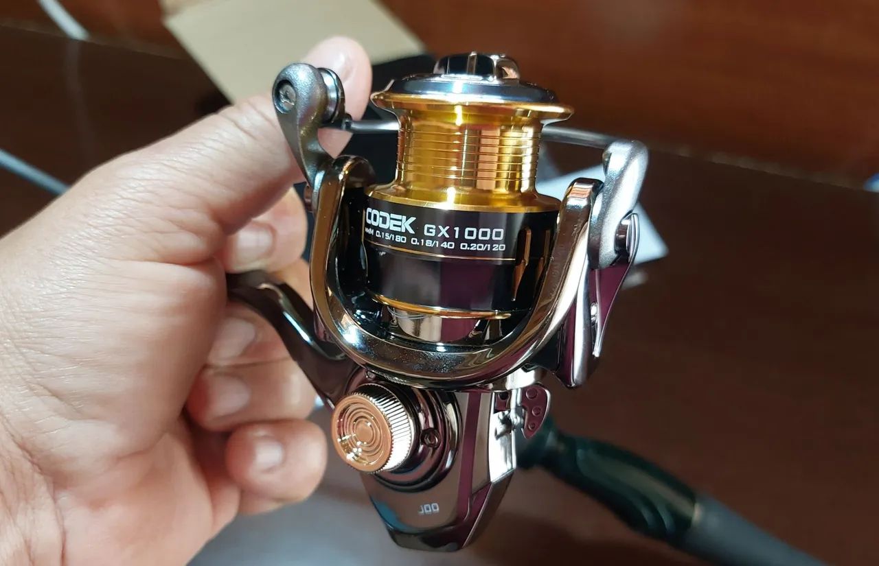 Vara de pesca com molinete 