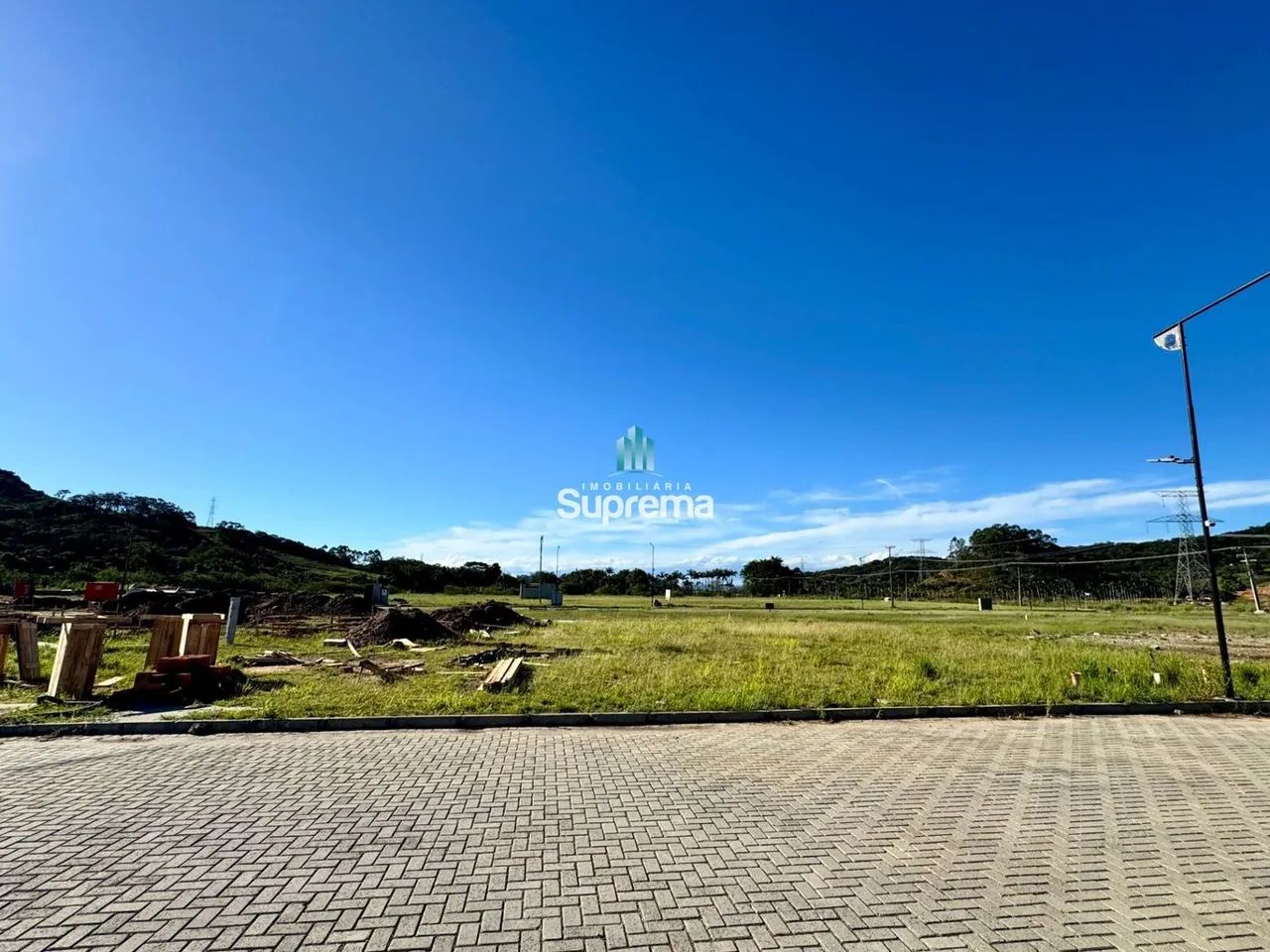 TERRENO COMERCIAL NO RIO DO MEIO