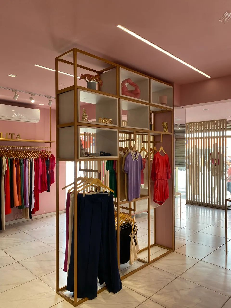  REPASSO ESTRUTURA DE LOJA DE ROUPAS - NÃO É PONTO COMERCIAL  - Foto 3