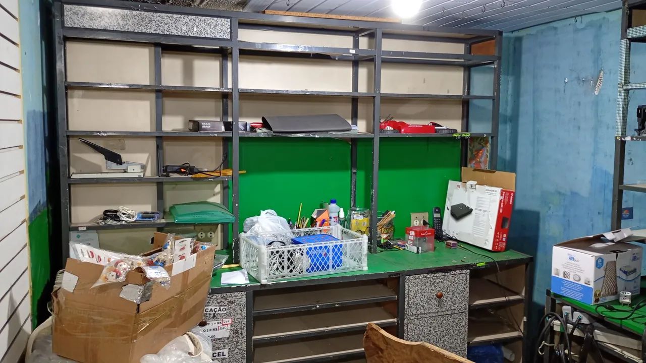 2 balcões com gavetas e prateleiras, bom para bazar, armarinho e papelaria - Foto 2
