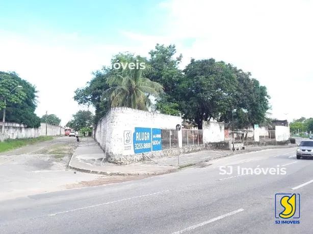Amplo terreno próximo à Av. Washington Soares