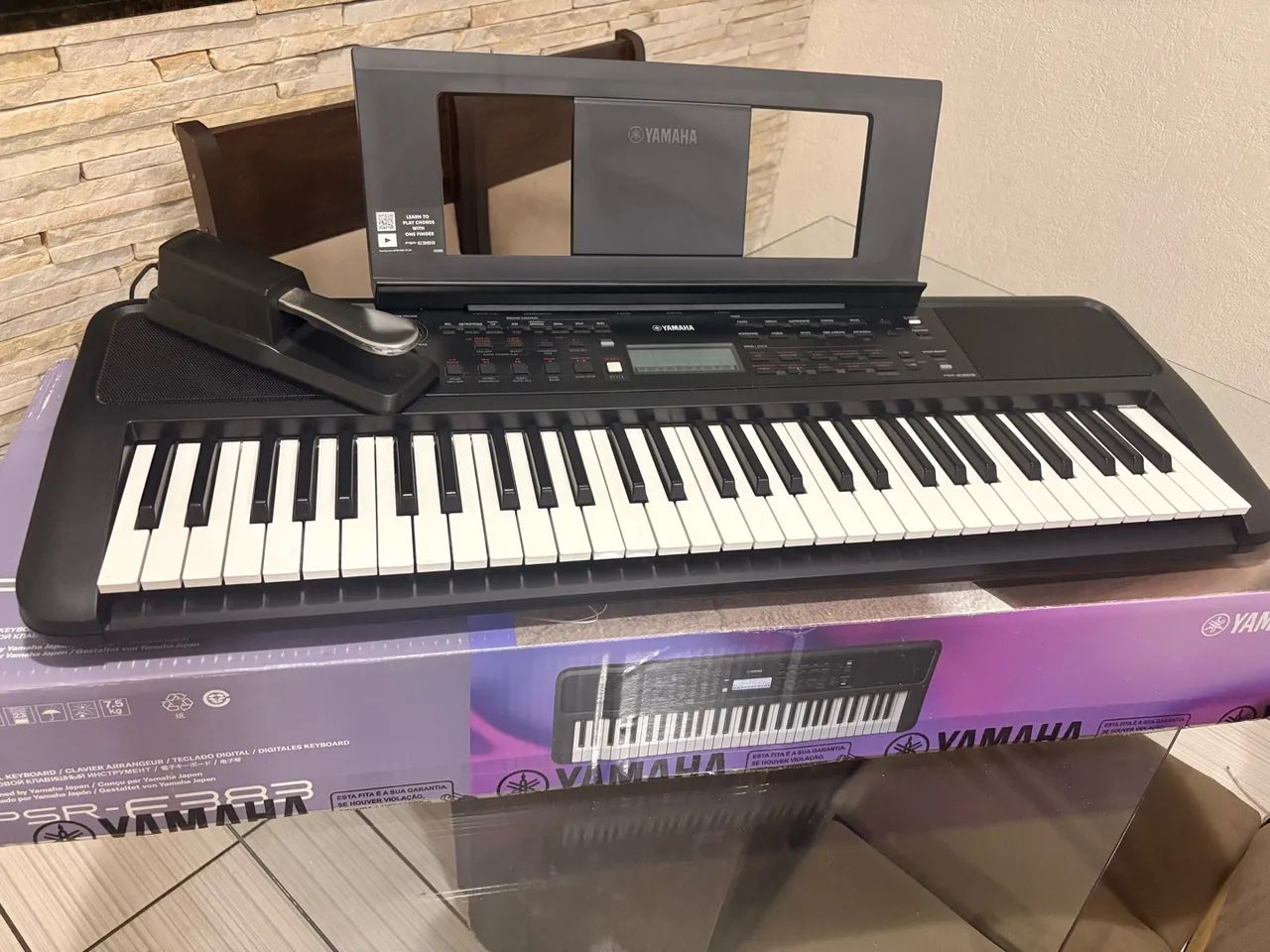 Teclado YAMAHA PSR-E383 - Foto 4