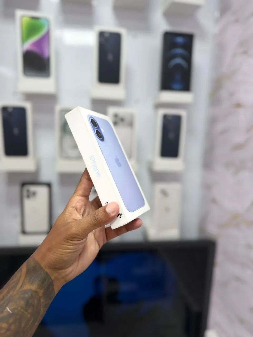 IPHONE 17 256GB AZUL<br>R$ 5.999,00 TOP - Foto 2