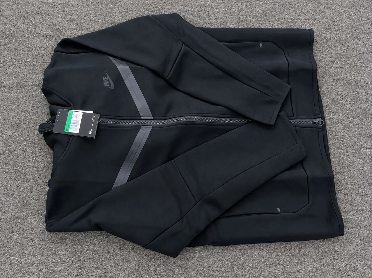 Nike tech nova na etiqueta
