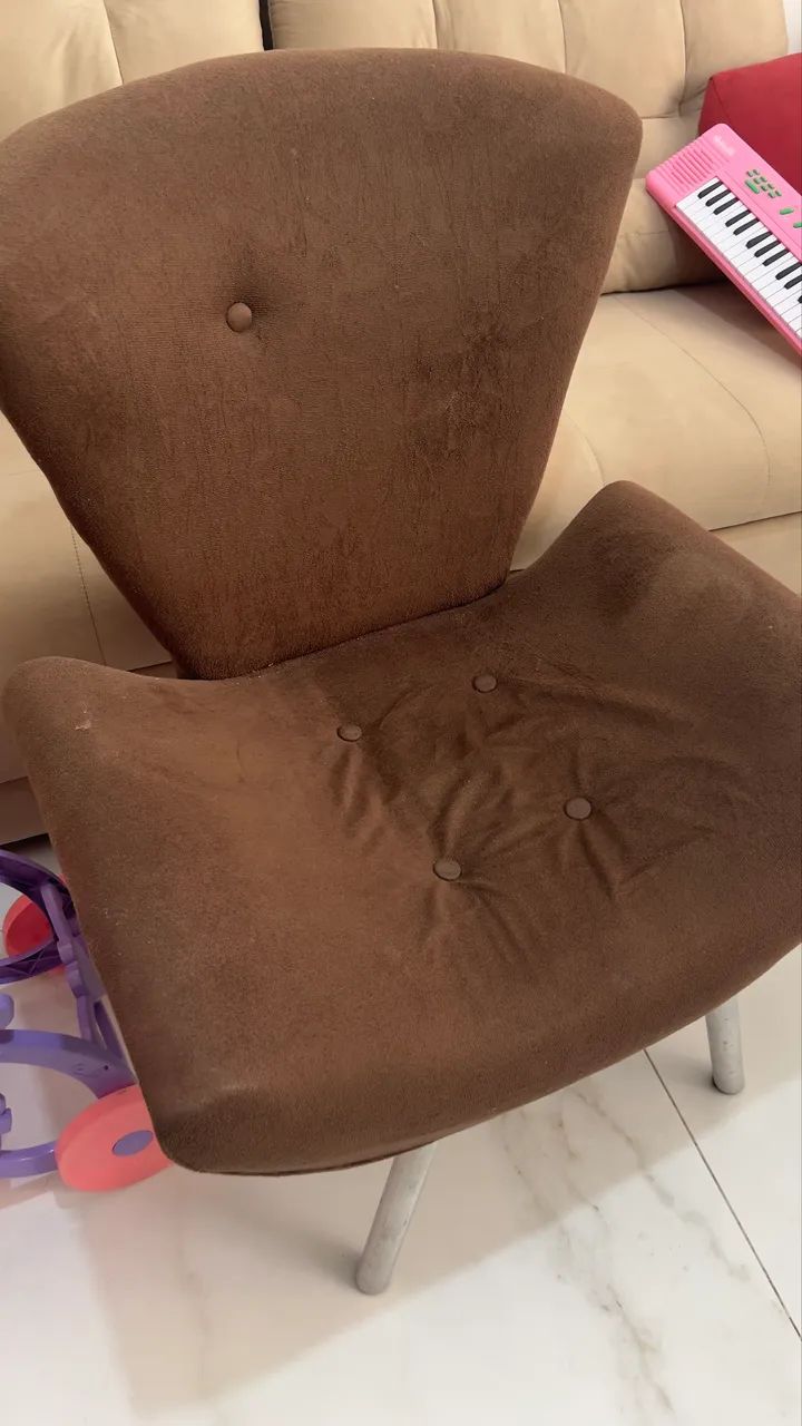 Poltrona Capuchinho Marrom - Foto 2