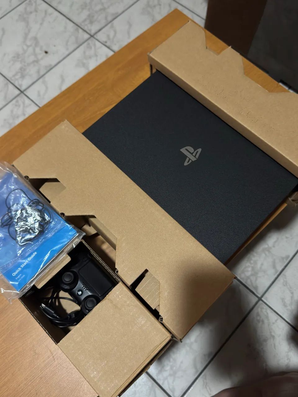 Vendo PS4 pro de 1 TB. 