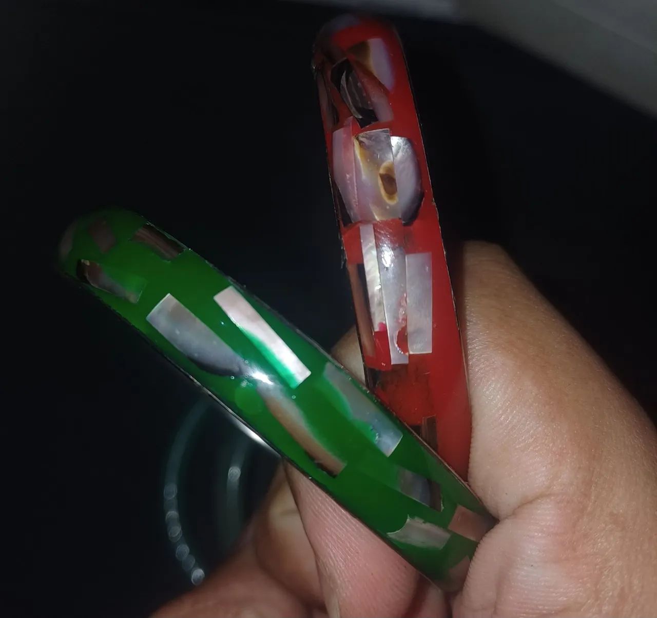 3 pulseiras de vidro e 2 de aço e madrepérola  - Foto 4