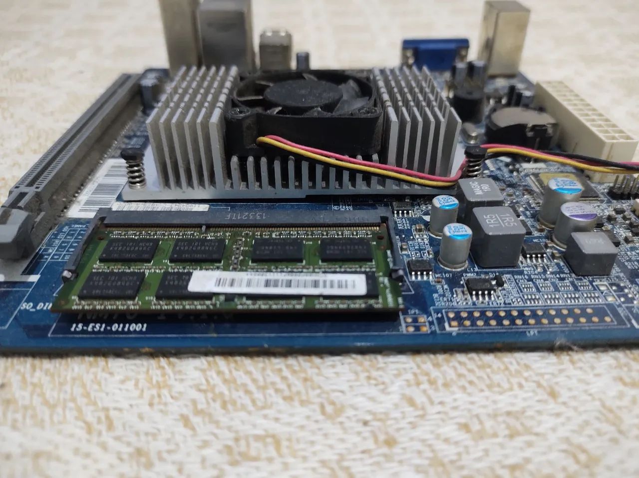 Placa Mãe mini ITX Celeron/4GB DDR3  - Foto 3