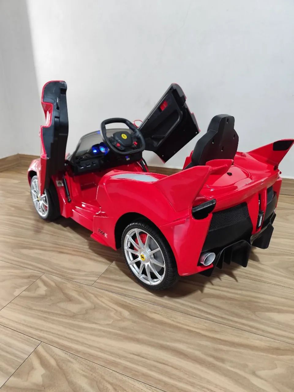 Carrinho elétrico infantil ,perfeito estado, controle remoto e carregador, - Foto 2