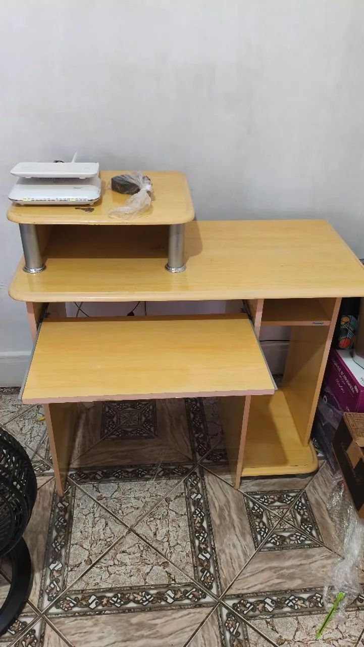 Mesa de computador435654471912663040