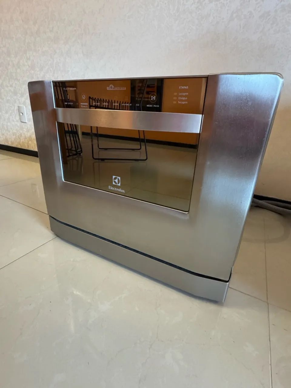 Lava louça Electrolux Inox espelhada