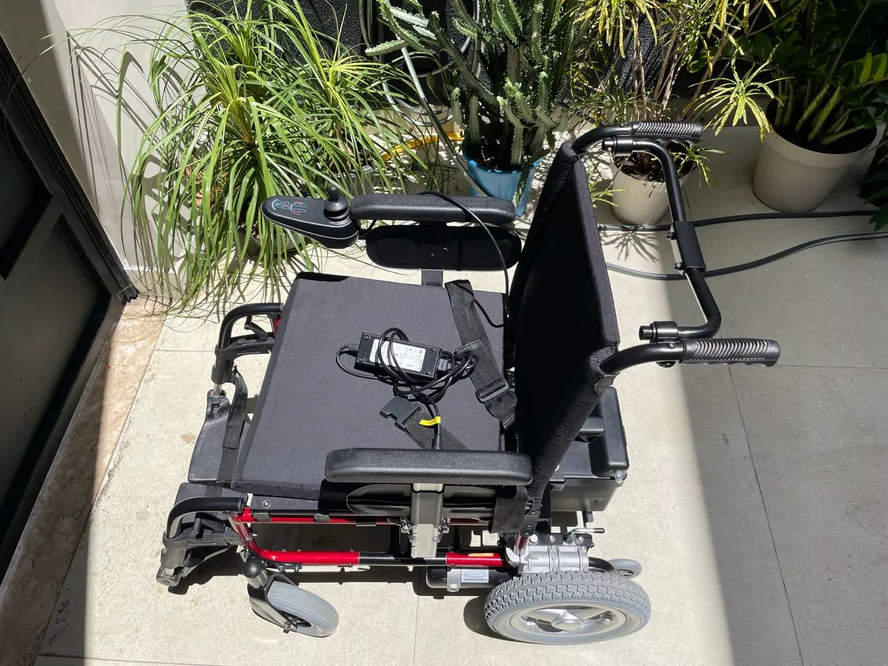 Cadeira de Rodas Motorizada Ortografa - Assento 46cm (ZERADA / NUNCA USADA) - Foto 4