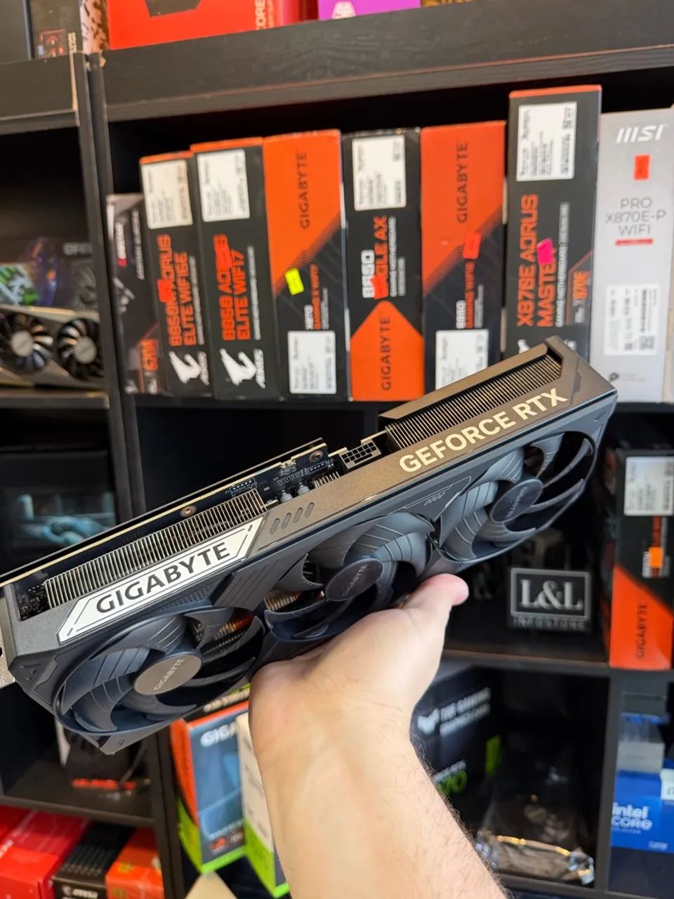 RTX 5070TI 16GB GIGABYTE WINDFORCE - Foto 3